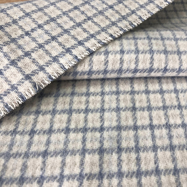 呢子面料工廠供應(yīng)2021新品秋冬格子呢布料